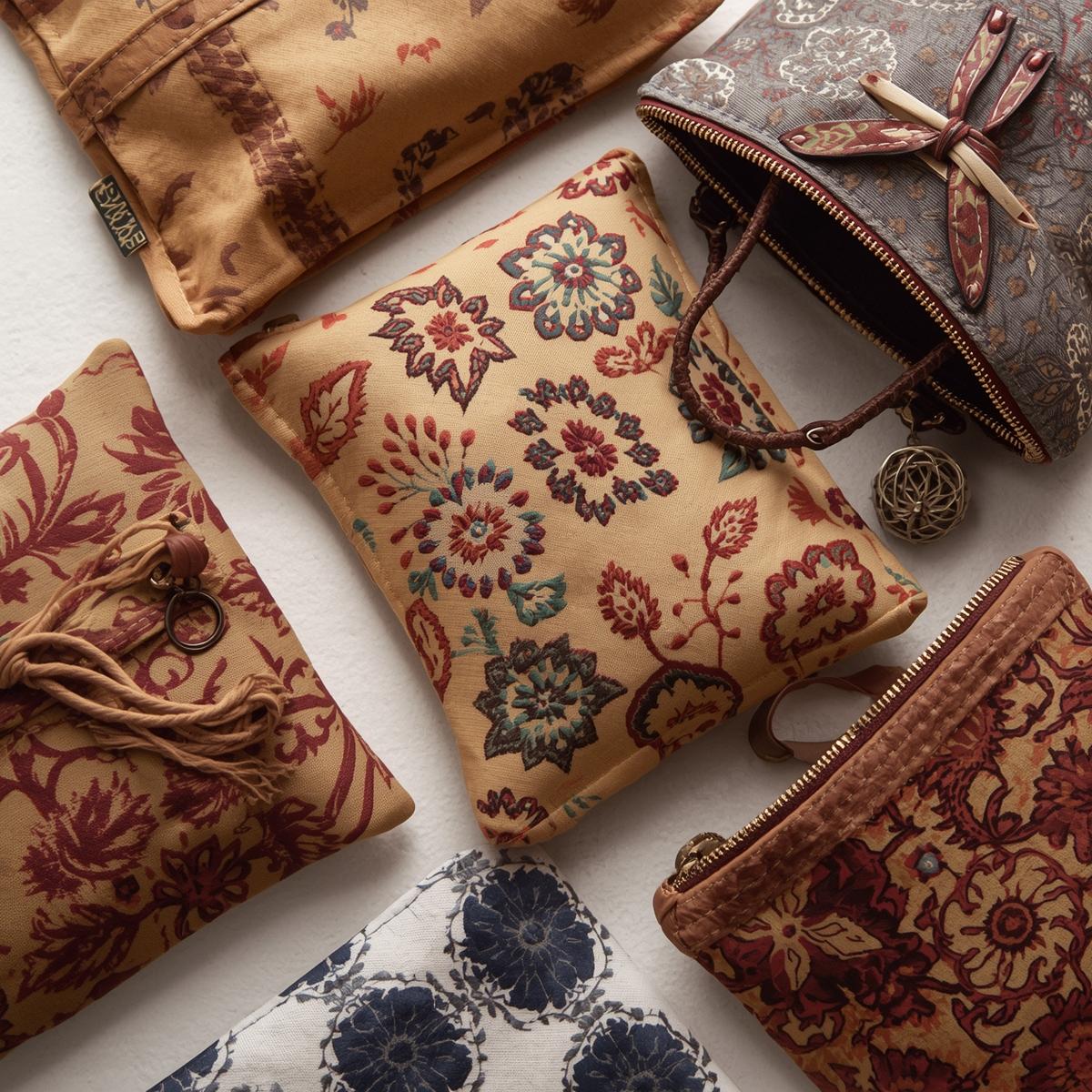 Custom canvas tote bag with embroidered logo by Vlixaroxghimnaxx